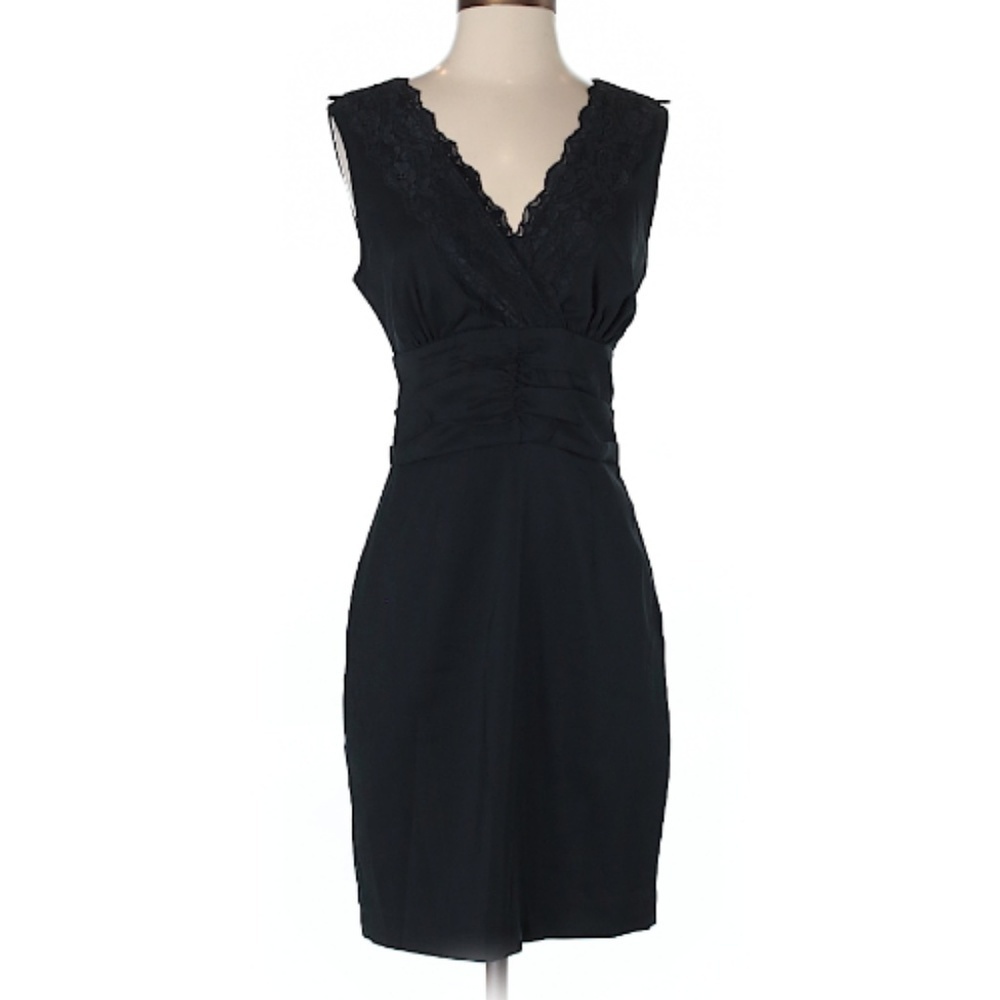 Express Sheath V-neck Classic Dress lace detail black size 2 Midi lenght